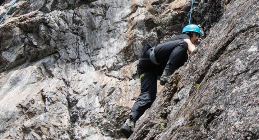 mountaineering in north cascades